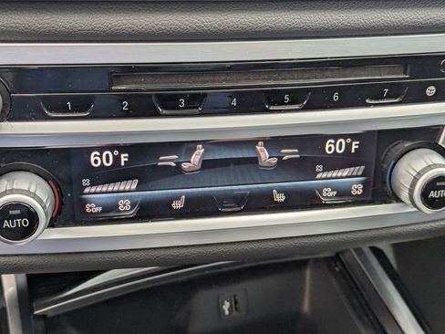 Used 2019 BMW 740i w/ M Sport Package RWD image 17