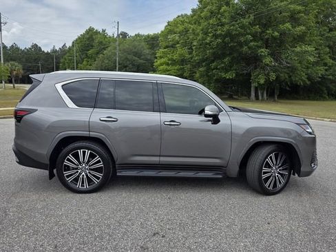Used 2024 Lexus LX 600 4WD w/ Luxury Package image 43