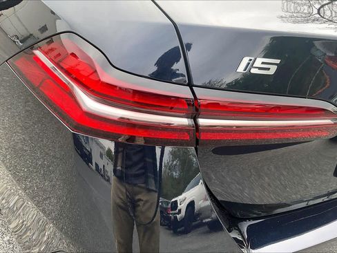 Used 2024 BMW i5 M60 w/ Executive Package image 29