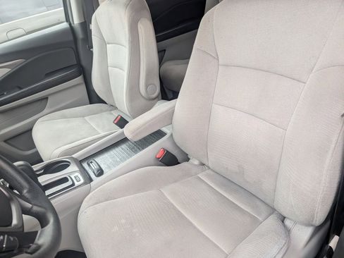 Used 2017 Honda Pilot EX image 9