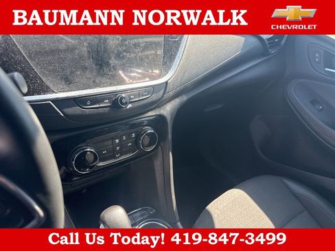 Used 2023 Buick Encore GX Preferred FWD image 19