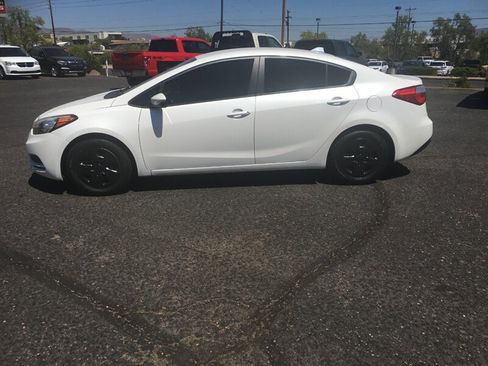 Used 2015 Kia Forte LX w/ Popular Package FWD image 2