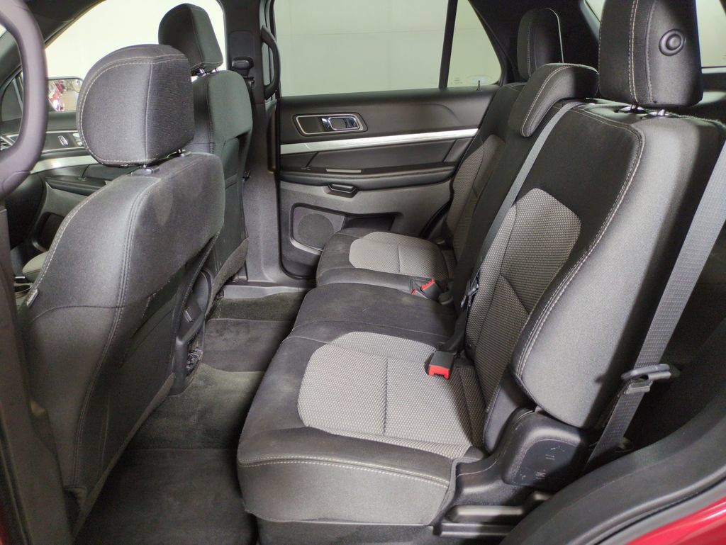Used 2017 Ford Explorer XLT w/ Equipment Group 201A FWD image 25