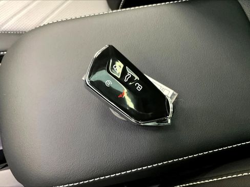 New 2026 Volkswagen Tiguan SE R-Line image 35