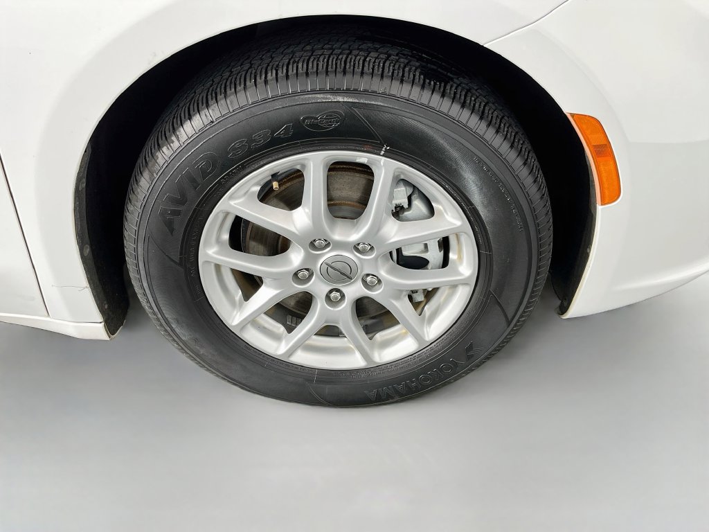 Used 2021 Chrysler Pacifica Touring-L FWD image 33