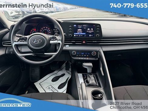 Used 2023 Hyundai Elantra SEL image 6