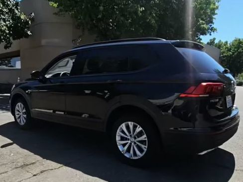 Used 2018 Volkswagen Tiguan S w/ 3rd Row Seat Package AWD/4WD image 8