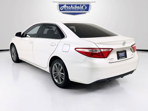 Used 2016 Toyota Camry SE image 4