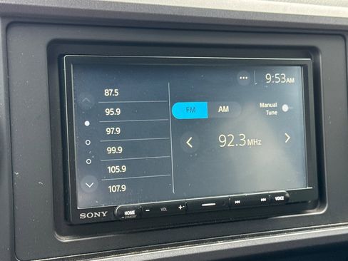 Used 2019 Toyota Tacoma TRD Off-Road w/ Technology Package AWD/4WD image 17