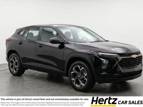 Used 2025 Chevrolet Trax LT FWD image 1