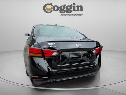 Used 2024 Nissan Altima 2.5 SV image 13