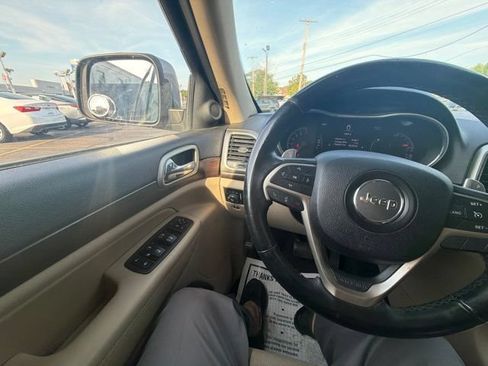 Used 2014 Jeep Grand Cherokee Laredo w/ Quick Order Package 23E AWD/4WD image 32