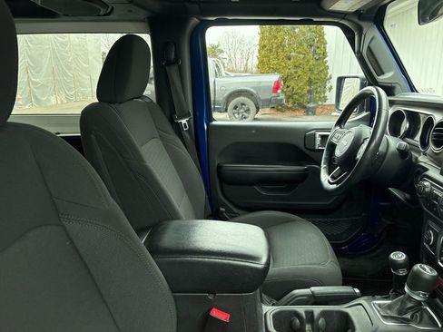 Used 2019 Jeep Wrangler Sport image 18