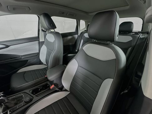 Used 2024 Volkswagen Taos SEL image 21