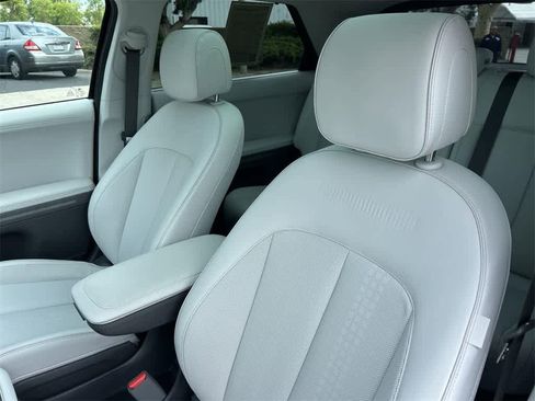 Used 2024 Hyundai Ioniq 5 Limited image 28