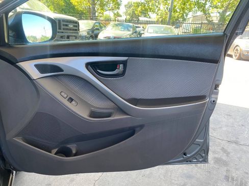 Used 2013 Hyundai Elantra GLS w/ Preferred Pkg FWD image 10