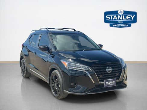 Used 2022 Nissan Kicks SR w/ Premium Package image 1