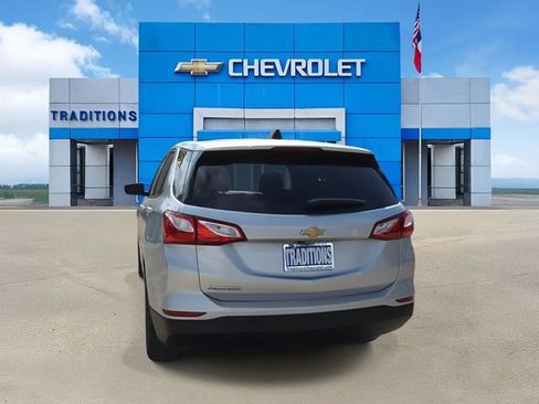 Used 2021 Chevrolet Equinox LS w/ LS Convenience Package FWD image 8