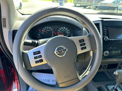 Used 2017 Nissan Frontier SV RWD image 14
