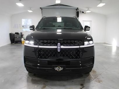 New 2026 Lincoln Navigator L Reserve w/ Jet Appearance Package