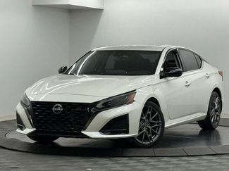 Used 2023 Nissan Altima 2.0 SR video 2