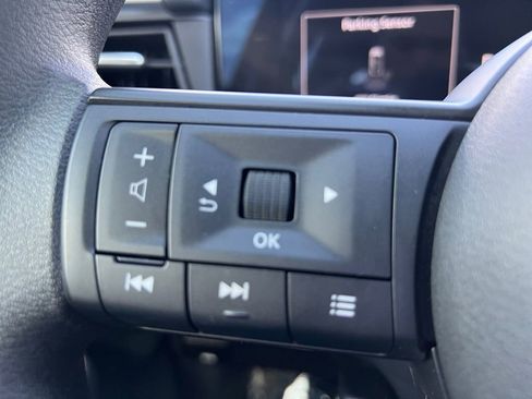 Used 2025 Nissan Kicks SV image 10