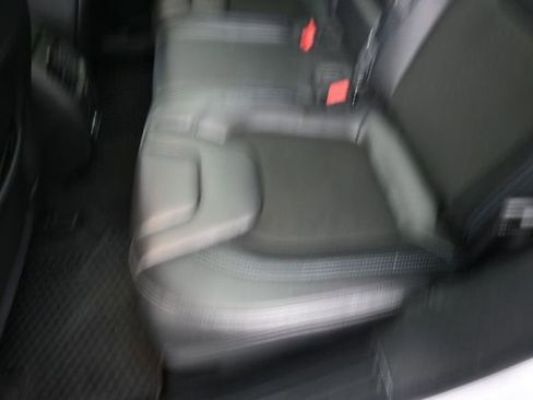 Used 2020 Jeep Cherokee Latitude Plus w/ Comfort/Convenience Group AWD/4WD image 21