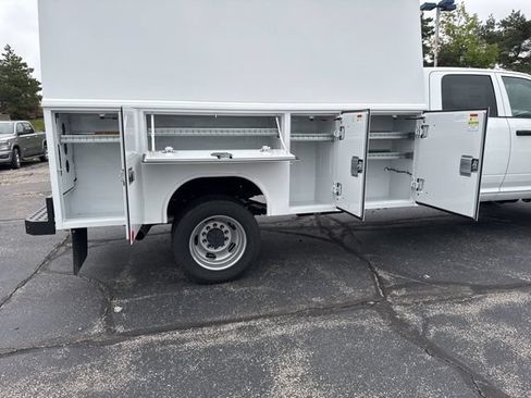 Used 2024 RAM 5500 Tradesman w/ Max Tow Package RWD image 19