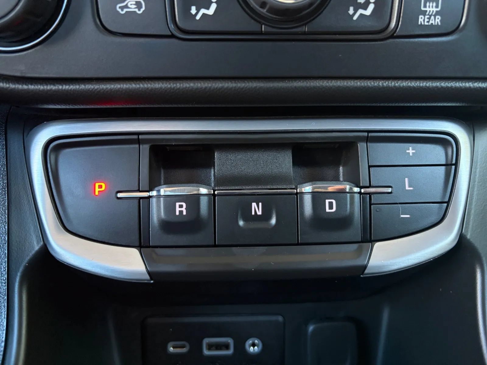 Used 2022 GMC Terrain SLT w/ LPO, Floor Liner Package AWD/4WD image 27