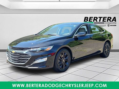 Used 2025 Chevrolet Malibu LT FWD image 3
