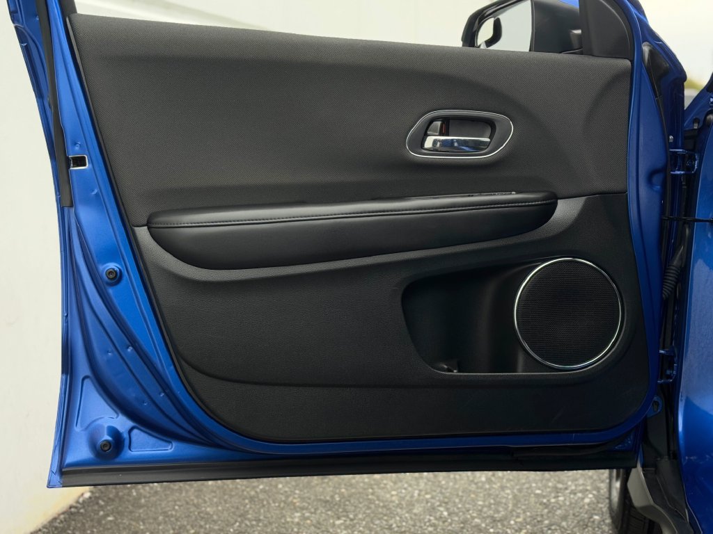 Used 2021 Honda HR-V EX image 11