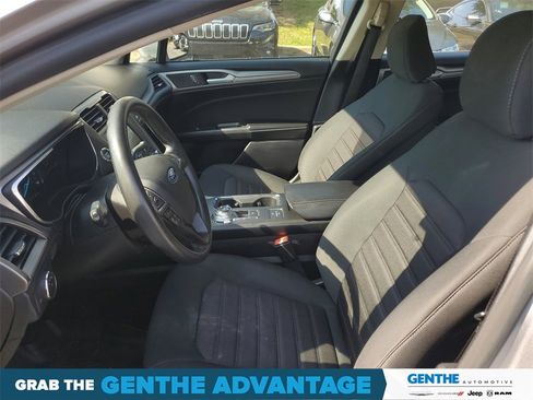 Used 2020 Ford Fusion SE image 8