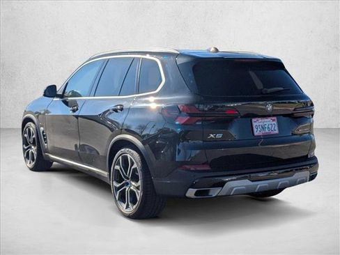 Used 2025 BMW X5 xDrive50e w/ Parking Assistance Package image 8