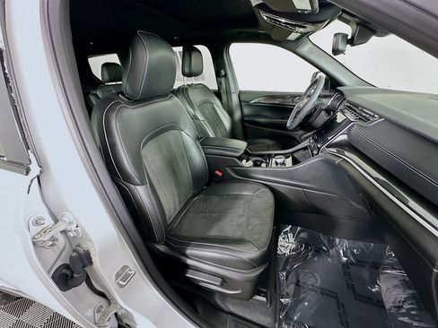 Certified 2023 Jeep Grand Cherokee L Laredo image 40