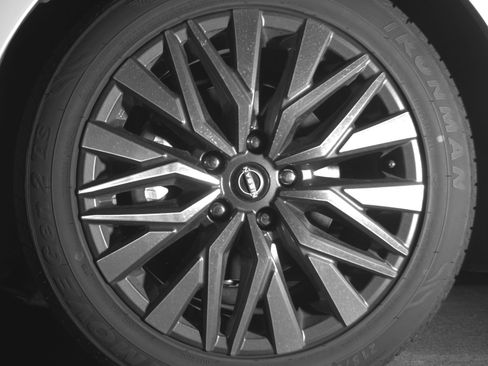 Used 2025 Nissan Altima 2.5 SV image 12