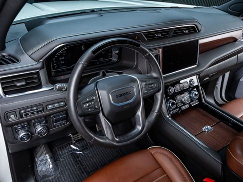 Used 2024 GMC Yukon Denali Ultimate image 17