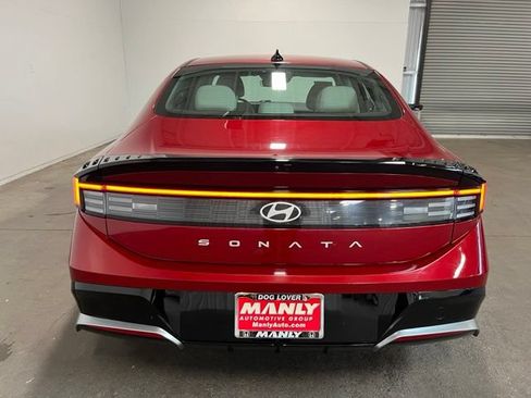 Used 2024 Hyundai Sonata SEL FWD image 4