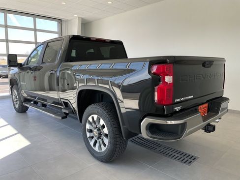 New 2026 Chevrolet Silverado 3500 LT image 9