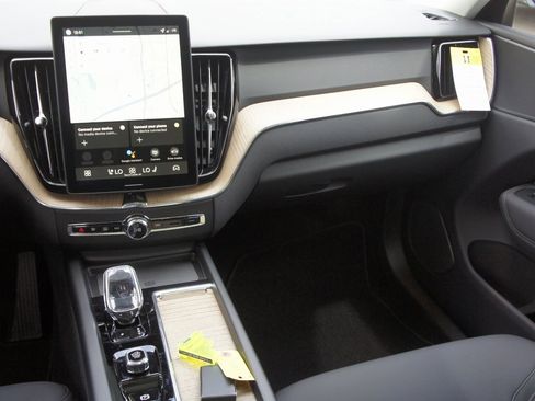 New 2026 Volvo XC60 B5 Plus w/ Protection Package Premier image 13