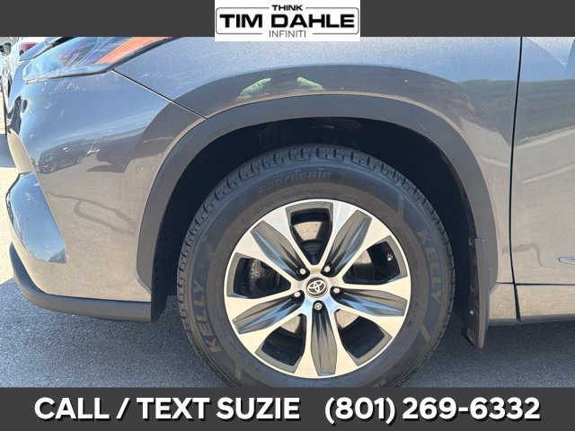 Used 2023 Toyota Highlander XLE AWD/4WD image 7