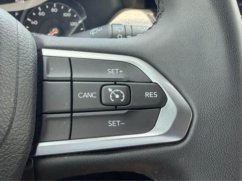 Used 2024 Jeep Compass Latitude AWD/4WD image 25