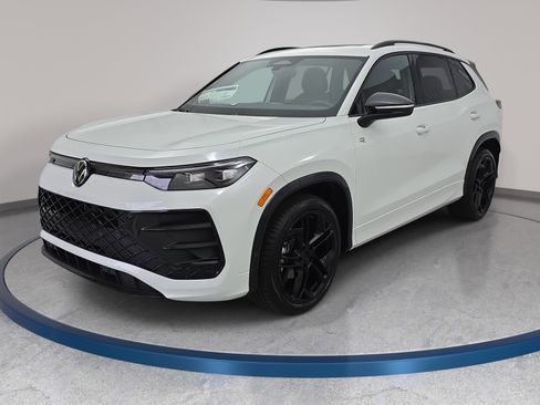 New 2026 Volkswagen Tiguan SE R-Line FWD image 1