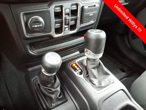 Used 2020 Jeep Wrangler Unlimited Sport AWD/4WD image 25