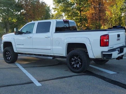 Used 2015 GMC Sierra 2500 Denali image 44