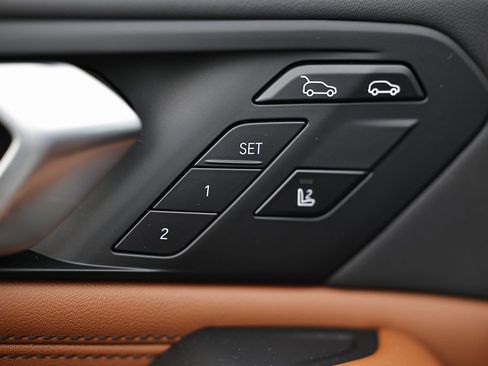 New 2026 BMW X6 xDrive40i w/ Climate Comfort Package image 17