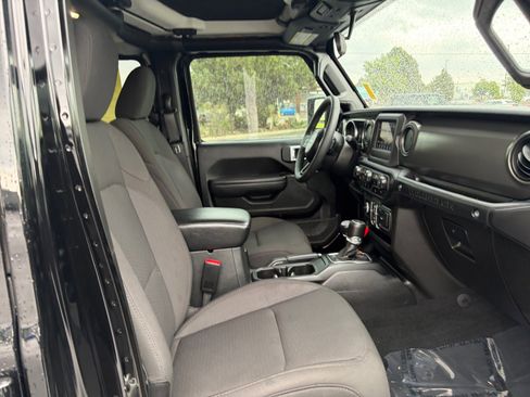 Certified 2023 Jeep Wrangler Unlimited Sport AWD/4WD image 19
