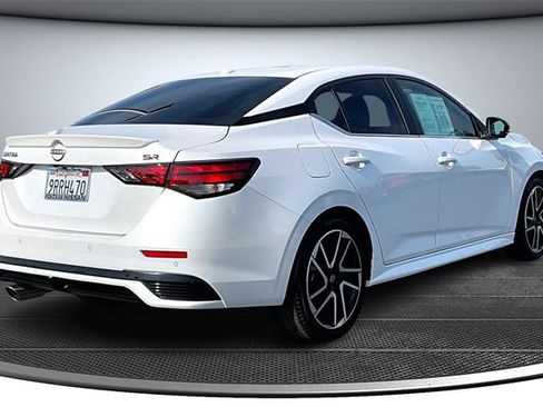 Certified 2025 Nissan Sentra SR w/ SR Premium Package image 6