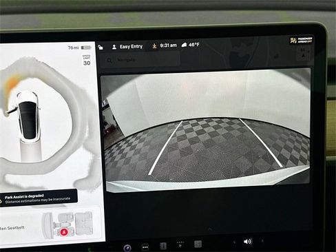 Used 2023 Tesla Model 3 Standard Range image 14