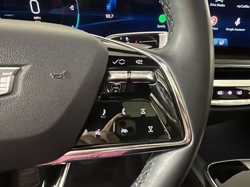 Used 2024 Cadillac Lyriq Tech RWD image 16