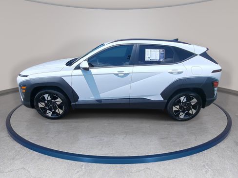 Used 2024 Hyundai Kona SEL w/ Convenience Package FWD image 8
